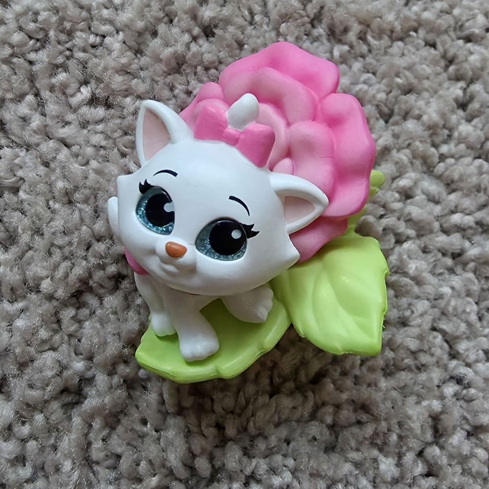 Cute Cat Flower Figurine